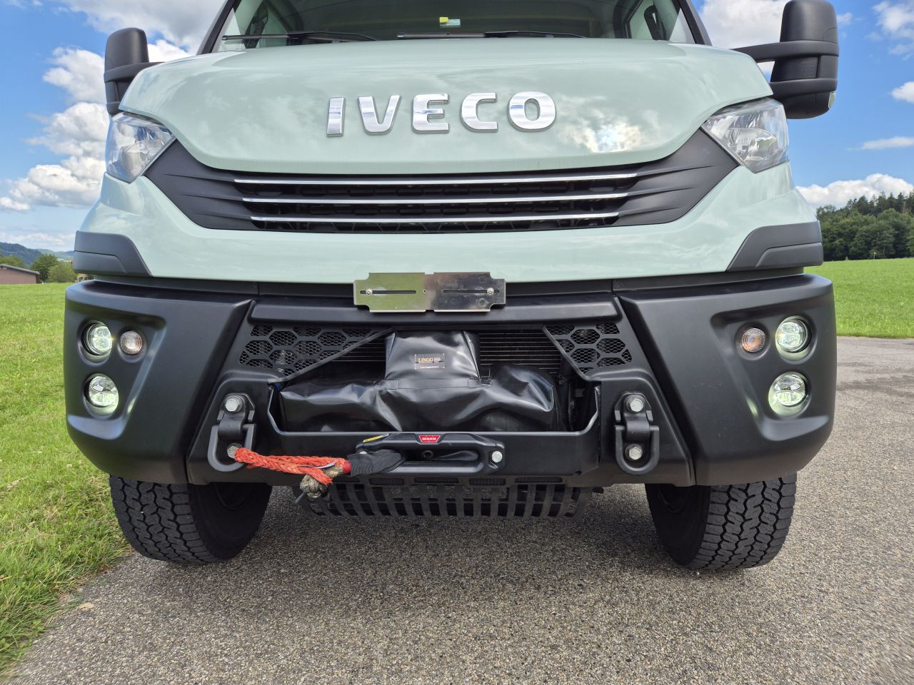 Iveco Daily 4x4 mit LED Scheinwerfer